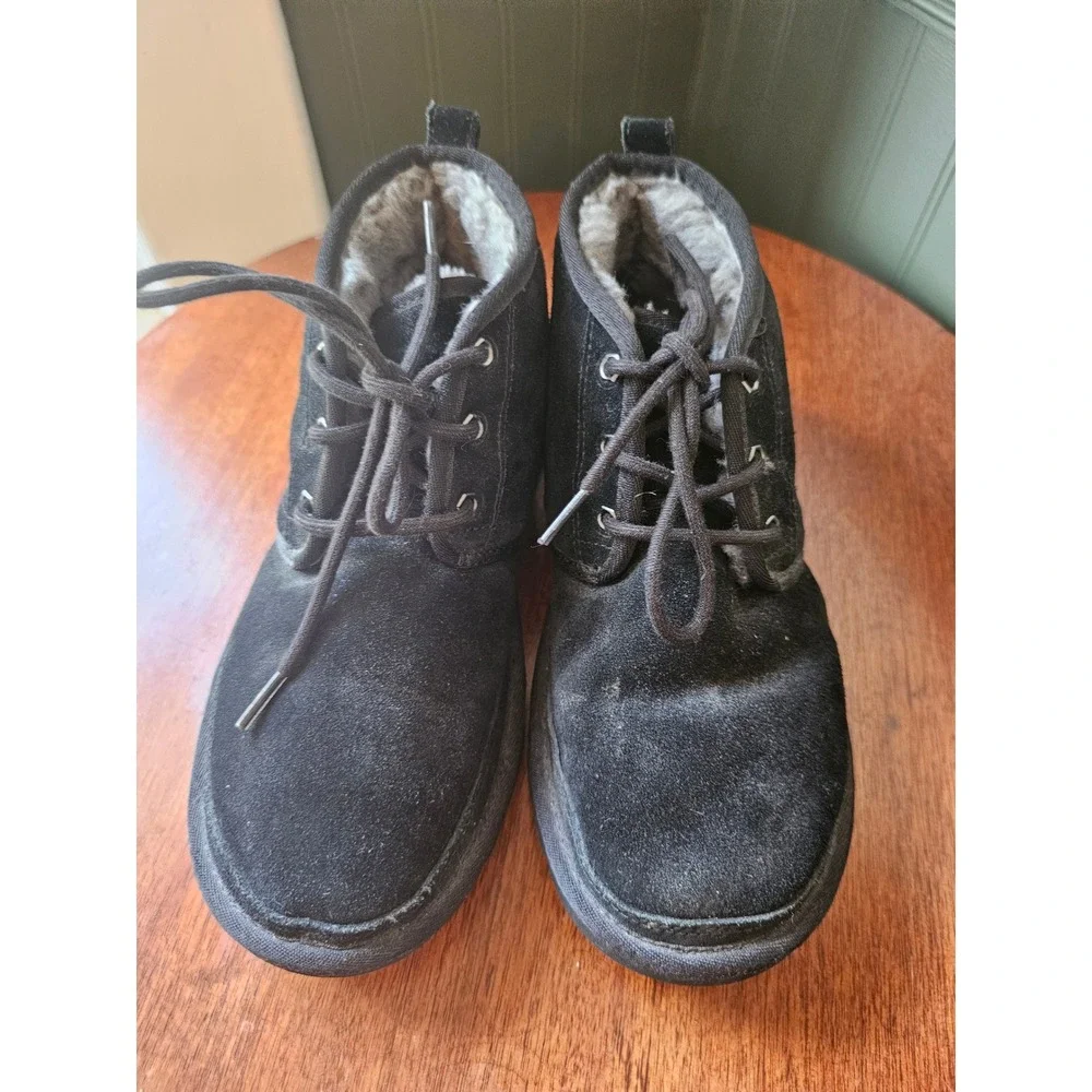 UGG Mens Neumel Black Suede Shearling Lined Lace Up Chukka Boots 3236 Size 9